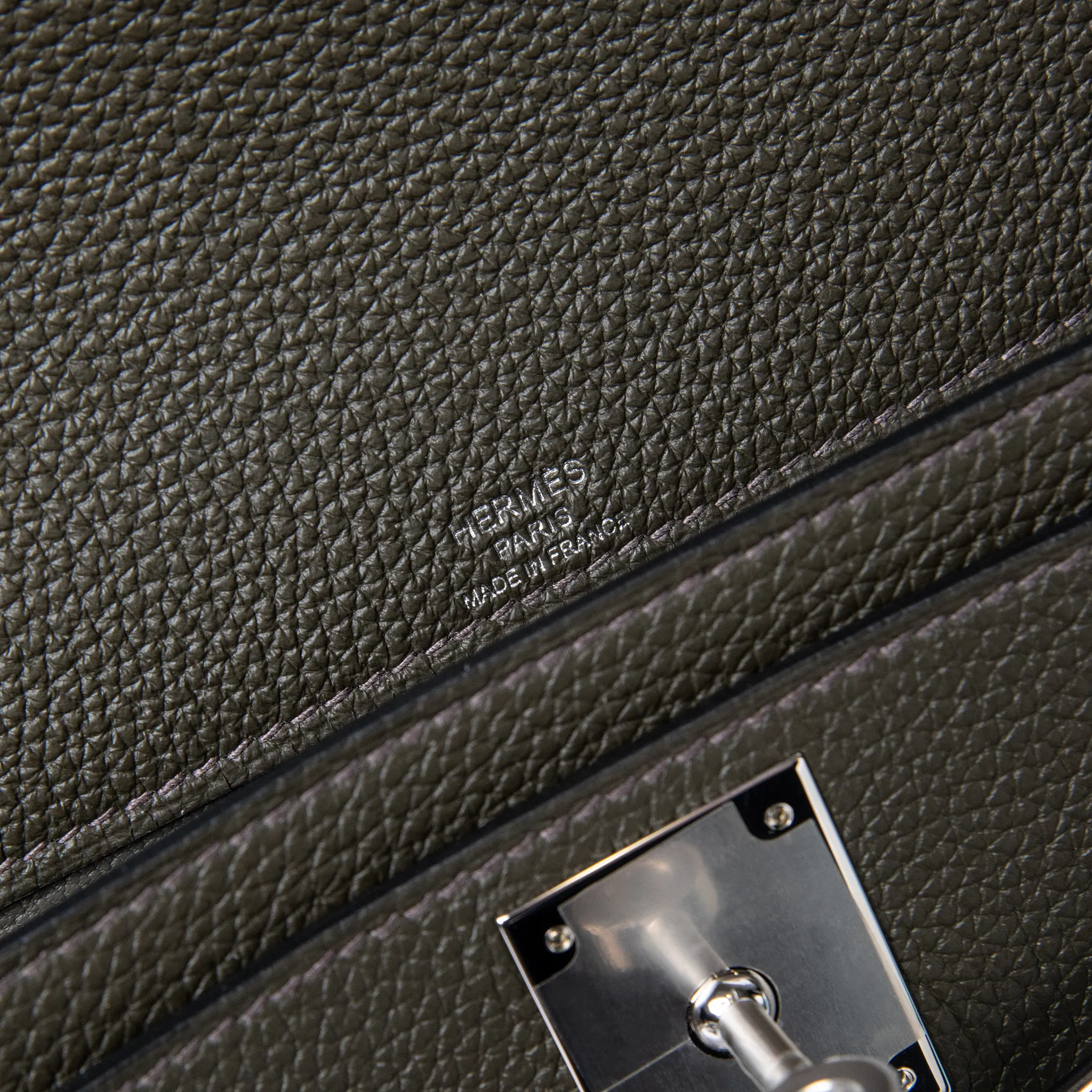 Detailed View of Hermes Kelly Depeches 25 Togo Calfskin Vert De Gris Palladium Hardware